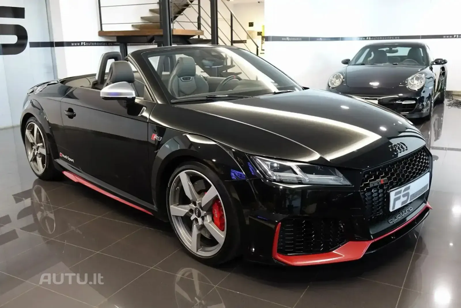 Audi TT RS Roadster (juoda) — nuotrauka 1