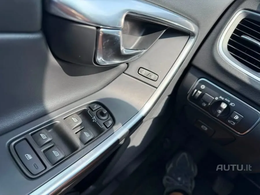 Volvo V60 — photo 11
