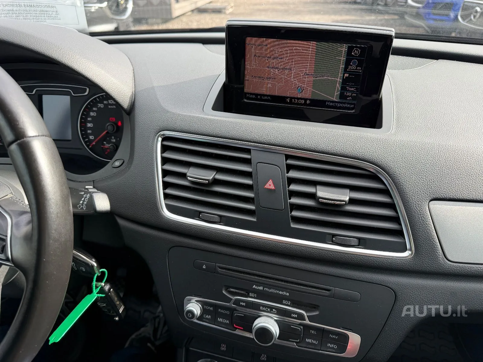 Audi Q3 2012 — nuotrauka 12