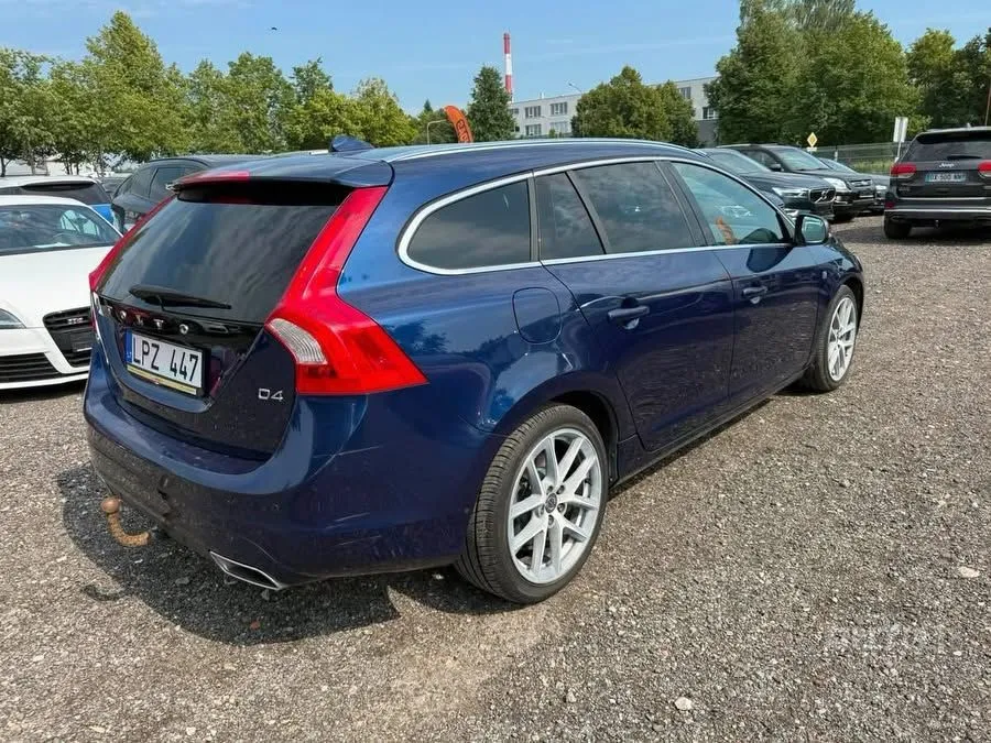 Volvo V60 — photo 3
