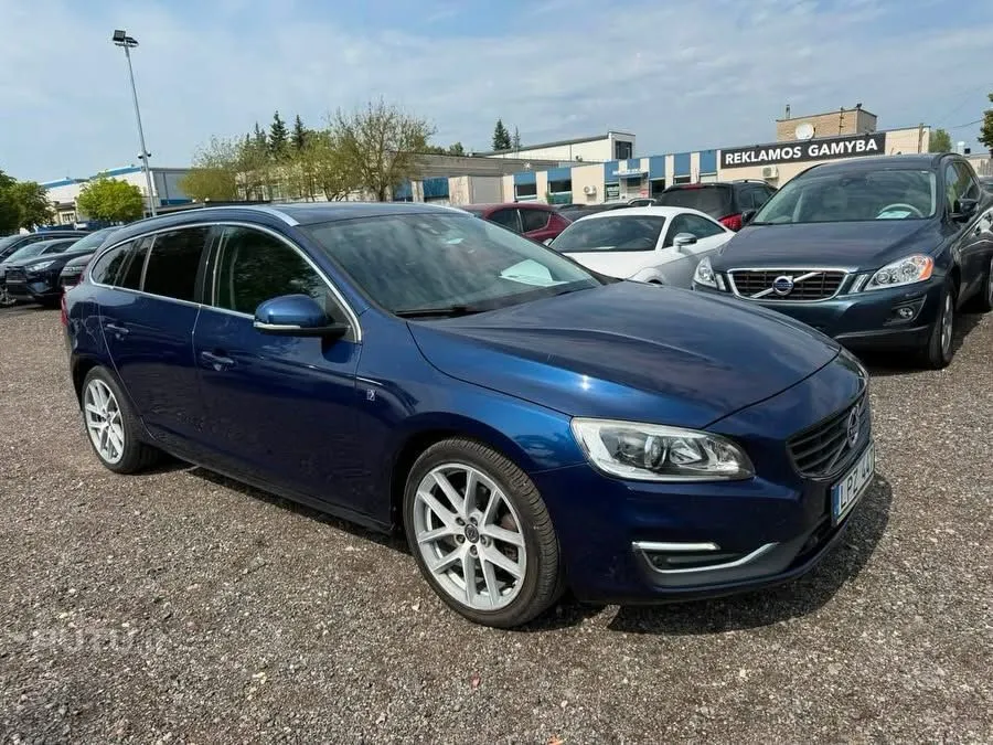 Volvo V60 — photo 2