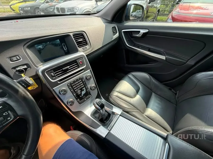 Volvo V60 — photo 17